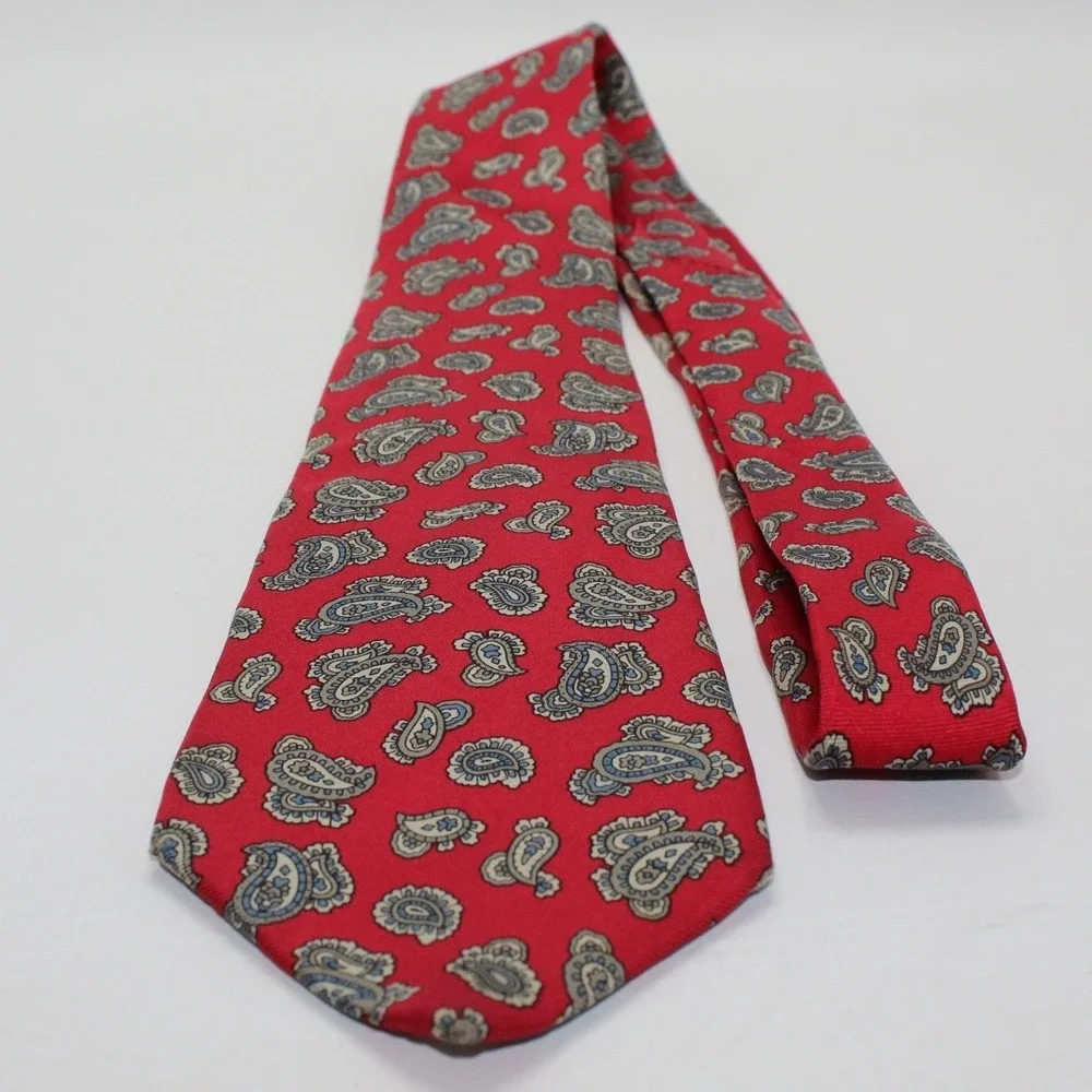 Johnny Carson‎ Red Paisley Silk Tie Mens Vintage Made in USA Italian Silk 3.75